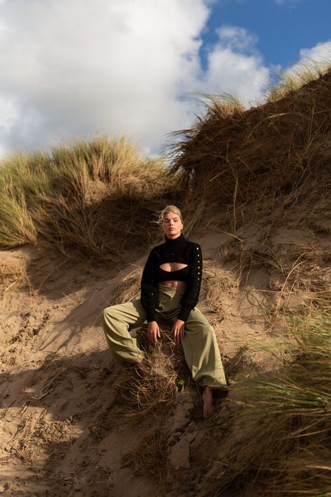 Fashion photoshoot in the Devon sand dunes Beach Fashion Editorial, Sand Dunes Photoshoot, Glam Team, Beach Editorial, Uk Beaches, Dance Photography Poses, Beach Family Photos, Never Stop Dreaming, Beach Shoot