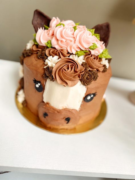 Horse Theme Birthday Party, Horse Themed Party, Horse Birthday Cake, Chocolate Buttercream Icing, Horse Birthday Parties, Horse Cake, Cowgirl Birthday Party, Horse Party, Royal Icing Recipe