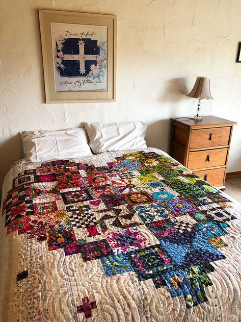 Boho Heart Quilt Jen Kingwell, White Quilt Bedroom Ideas, Boho Heart Quilt, Quilt Bedroom Ideas, Boho Quilt Pattern, Cottagecore Quilt, Boho Quilts, Quilt Settings, Quilt Bedroom