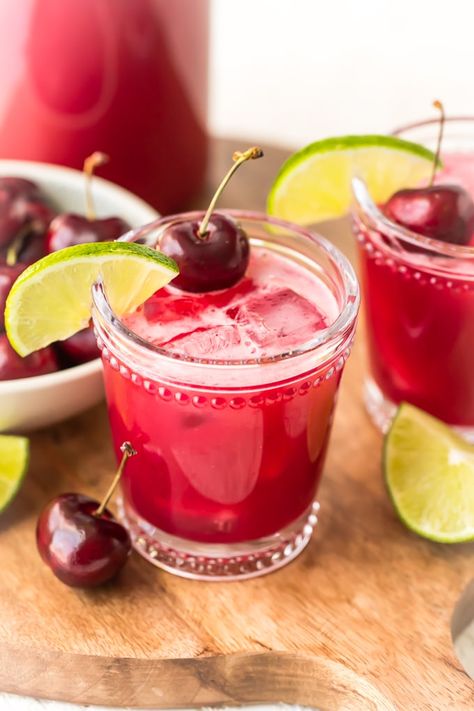 This homemade cherry limeade recipe is filled with fresh cherries & limes. One of the most refreshing summer drinks, with or without alcohol! Cherry Limeade Recipe, Limeade Drinks, Red Drink, Limeade Recipe, Spiked Hot Chocolate, Cherry Cherry, Slow Cooker Pumpkin, Cherry Limeade, Refreshing Summer Drinks