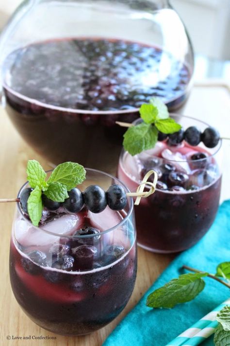 Blueberry Sangria from LoveandConfections.com #BrunchWeek Blueberry Sangria Recipes, Blueberry Sangria, Blueberry Wine, Sangria Ingredients, Sangria Wine, Peach Sangria, Summer Brunch, Perfect Brunch, Brunch Cocktails