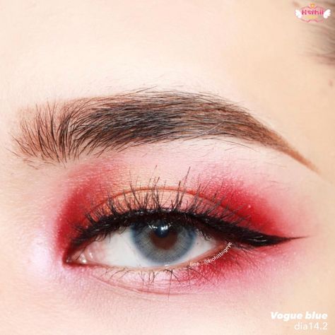 Red Makeup Looks Full Face, Simple Red Makeup, Red And Black Eye Makeup, Imvu Makeup, How To Do Contouring, Red Makeup Looks, Black Eye Makeup, Creepy Makeup, Red Eye Makeup