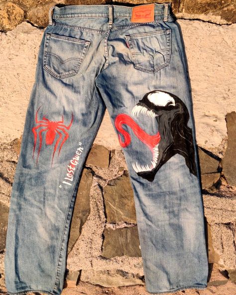 Custom Jeans Diy Men, Spider Man Clothes, Spiderman Jeans, Spider Man Symbol, Senior Pants, Painted Pants, Spiderman Painting, Recycling Clothes, Custom Jeans Diy