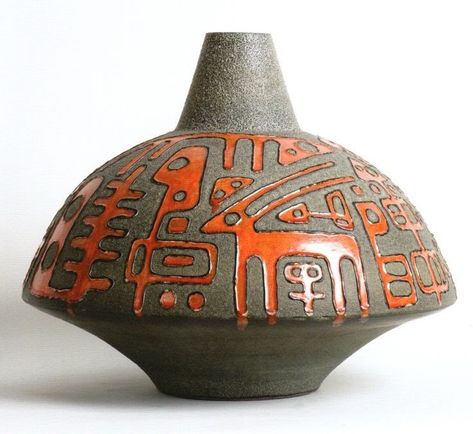 Ancient Pottery, Tanah Liat, Pottery Handbuilding, Pottery Crafts, Ceramics Pottery Art, Ceramics Projects, Pottery Sculpture, Ceramics Ideas Pottery, Keramik Vase