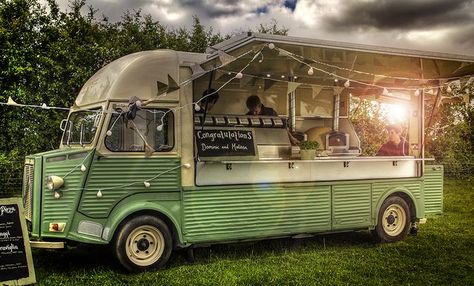 Food Van Ideas, Green Food Truck, Food Truck Aesthetic, Foodtrucks Ideas, Pizza Van, Pizza Vans, Citroen Van, Citroen H Van, Catering Van