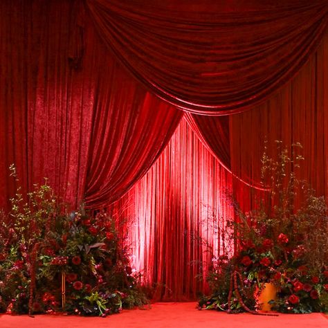 🌹✨ Velvet illuminated swags for the perfect photo backdrop at the Brownlow.🌟📸 Red And Green Backdrop, Christmas Stage Background, Red Ceremony Decor, Romantic Set Design, Christmas Photo Shoot Backdrop, Masquerade Photo Backdrop, Wedding Backdrop Fabric, Christmas Photo Op Backdrop, Red Backdrop Ideas