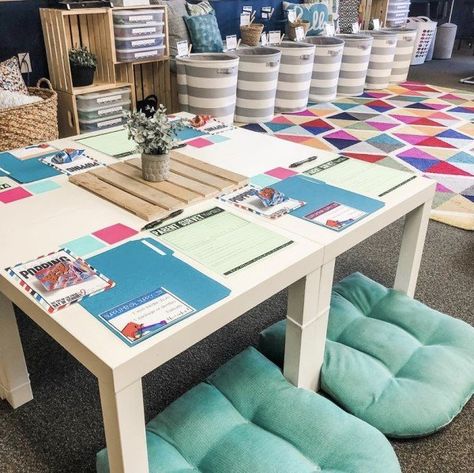 67 Best Flexible Seating Ideas for the Classroom Flexible Seating Ideas, Flexible Seating Kindergarten, Udl Classroom, Flexible Classroom Seating, Alternative Seating Classroom, Classroom Seating Arrangements, Teaching Classroom Decor, Flexible Seating Classroom, Ideas For The Classroom