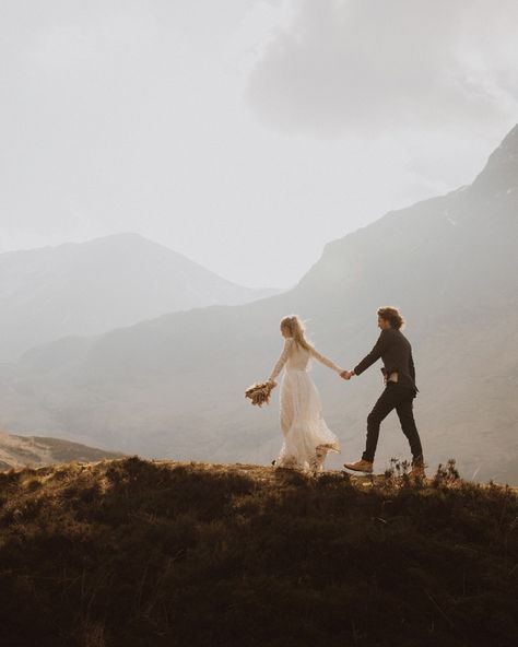 Wedding Photography Close Up Shots, Scotland Wedding Photography, Wedding Photoshoot Mountain, Wedding Pictures Mountains, Scotland Couple Photography, Wedding Photos Mountains, Elopement Photography Mountains, Mountain Elopement Photos, Scotland Wedding Dress