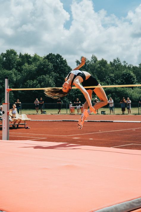 Aspiring young athletes who want to master the art of high jump require more than just raw talent. They need proper coaching, training, and support to excel in this demanding sport. High jump training for youth athletes is crucial to develop their skills, strength, and endurance, enabling them to compete at the highest level. In this article, we'll explore the essential tips and techniques for successful high jump training. The Importance of High Jump TrainingHigh jump is an athletics event wher High Jump Pictures, High Jump Track, Track Pics, Track Szn, Volleyball Camp, Athletics Track, Leg Workout Routine, Killer Legs, Motivational Images