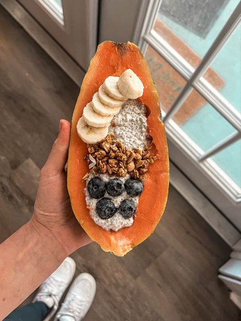 Papaya Breakfast Bowls, Papaya And Chia Seeds, Papaya Chia Pudding, Papaya For Breakfast, Papaya Boats Breakfast, Papaya Bowl Breakfast, Papaya Breakfast Ideas, Papaya Recipes Breakfast, Papaya Fruit Bowl