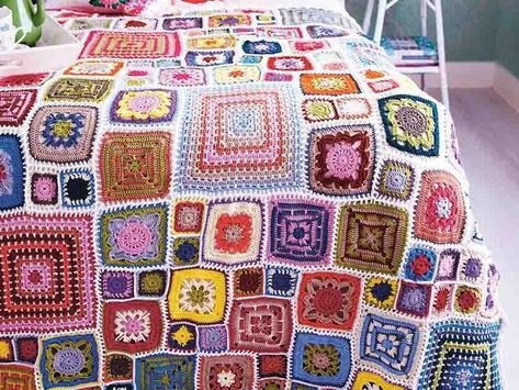 Patchwork Granny Square Blanket, Easy Granny Square, Scrap Projects, Granny Square Crochet Patterns Free, Green Yarn, Crochet For Beginners Blanket, Creative Crochet, Crochet Granny Square Blanket, Crochet Bedspread