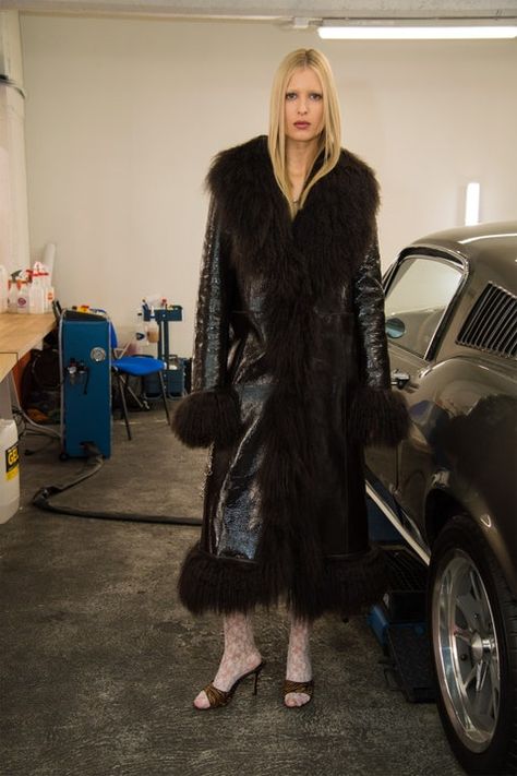 Fur Coat Outfits, Faux Fur Coats Outfit, Alice Dellal, Saks Potts, Shearling Coat, How To Pose, Costume Outfits, Fashion Show Collection, Style Outfits