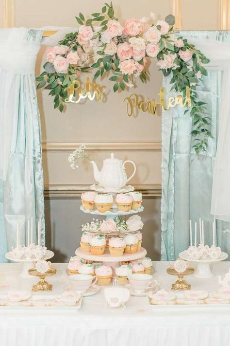 Tea Party Babyshower Girl, Tea Party Theme Cake Pops, Afternoon Tea Shower Ideas, Tea Party Bridal Shower Dessert Table, Backdrop For Tea Party, Cupcake Tea Party, Tea Party Bridal Shower Ideas Cake, Victorian Tea Party Bridal Shower Ideas, Bridal Shower Cake Tea Party