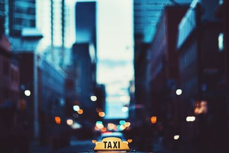 MIT study shows Manhattan only needs 3,000 taxis Taxi Wallpaper, Jackson Heights Queens, Toronto Airport, New York Taxi, Queens Nyc, Jackson Heights, Budget Vacation, New York Photos, Taxi Cab