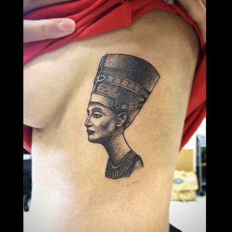 Nerfetiti Tattoo, Maximise Bedroom, Queen Nefertiti Tattoo, Egyptian Queen Tattoos, Nefertiti Tattoo, 2024 Tattoo, Queen Tattoo, Queen Nefertiti, Egyptian Queen