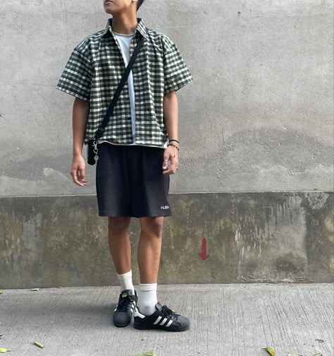 Checkered Button Up, Striped Shorts Outfit Men, Short Sleeve Button Up Men Streetwear, Short Sleeve Flannel Outfits Men, Checkered Outfit For Men, Short Sleeve Plaid Shirt Outfit, Cropped Shirt Outfit Men, Checkered Shirt Outfit Mens, Boxy Shirt Outfit Men