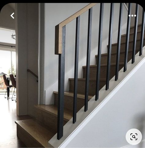 Black And Wood Stair Railing, Metal And Wood Railing, Metal Banister Ideas, Railing For Stairs Indoor, Metal Stair Railing Makeover, Wood Stairs With Metal Railing, Mid Century Banister Stair Railing, Modern Railing Indoor, Rod Iron Stair Railing