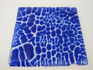 Glass Frit Painting, Frit Painting, Fused Glass Dishes, Glass Fusion Ideas, Fused Glass Artwork, Glass Fusing Projects, Fire Glass, Crackle Glass, Fused Glass Art