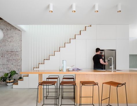 Machiya House / Downie North Architects | ArchDaily Kitchen Under Stairs, Machiya House, تحت الدرج, Stairs In Kitchen, Traditional Japanese Architecture, Under Stairs, Architectural Inspiration, Stairs Design, Dining Area