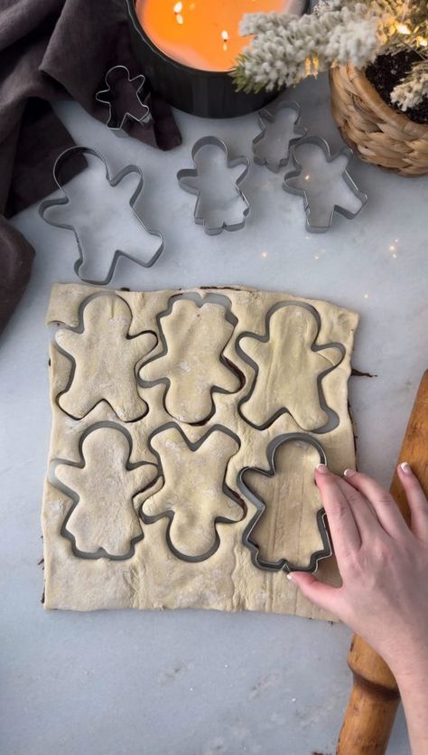 These Nutella Puff Pastry Gingerbread People are an easy sweet treat that’s perfect for Christmas brunch or dessert! Nutella Stuffed Pastry Gingerbread Men, Nutella Christmas Puff Pastry, Nutella Puff Pastry Gingerbread Men, Nutella Puff Pastry Recipes Christmas, Puff Pastry Gingerbread Man, Puff Pastry Nutella Gingerbread Men, Gingerbread Puff Pastry, Puff Pastry Nutella Recipes, Nutella Pastries