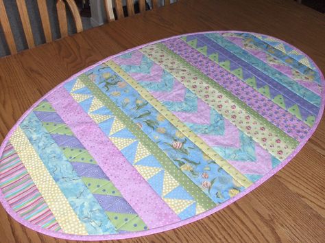 Quilting: Over Easy Easter Egg Table Runner Easter Quilts Wall Hangings, Easter Table Runner Pattern, Easter Egg Table Runner, Easter Quilts, Quilt Runners, Easter Placemats, Quilted Placemat, Easter Craft Projects, Easter Table Runners