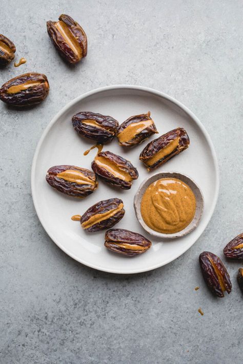 Dates Photography, Healthyish Desserts, Chocolate Covered Dates, Stuffed Dates, Chocolate Covered Almonds, Cocoa Nibs, Healthy Work Snacks, Snacks For Work, Healthy Foodie