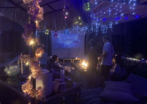 #movienight #outdoormovienight  #projector #aesthetic #party #birthday Projector Aesthetic, Aesthetic Party, Master Board, Aesthetic Life, Neon Party, Party Birthday, Movie Night, Sweet 16, Projector