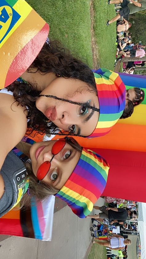 Parade| Orlando| Shades| Bandanas| Inspo| Pride Cute Pride Parade Outfits, Outfits To Wear To Pride Parade, Matching Pride Outfits, Fem Pride Outfits, Pride Club Outfit, Pride Outfits Ideas, Pride March Outfit Ideas, Pride Outfit Ideas Aesthetic, Pride Outfit Inspo Women