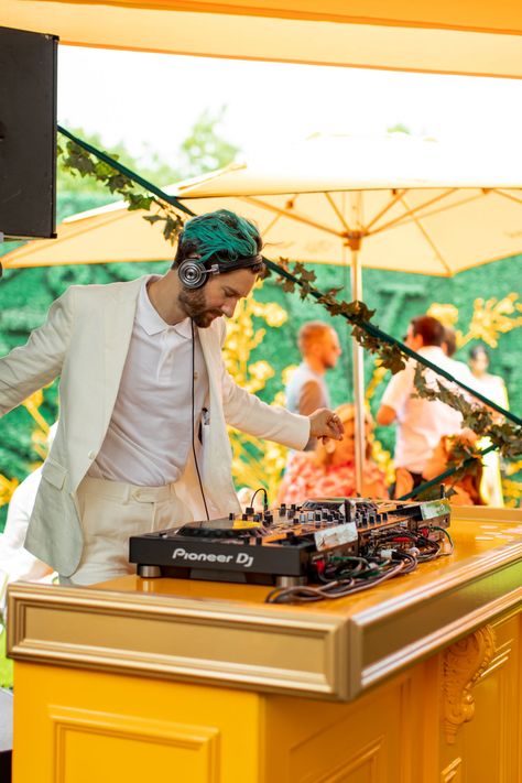 Veuve Clicquot Polo Classic NYC 2019 - Style Charade Veuve Cliquot Polo Classic, Veuve Clicquot Party, Veuve Cliquot, Veuve Clicquot Polo Classic, Corporate Event Design, 2019 Style, The Best Outfits, Dj Booth, Polo Classic