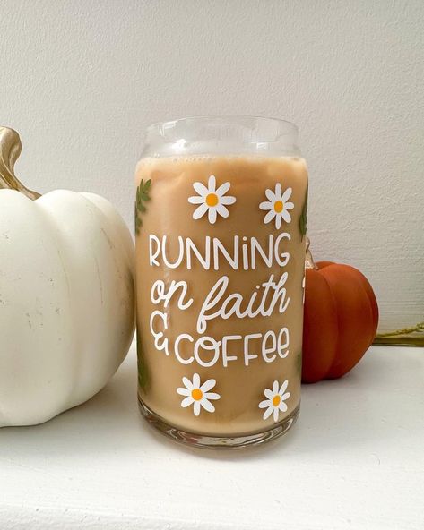 Running on Faith & Coffee beer can glass. Comes in 16oz or 20oz size. Option to add bamboo lid and color coordinating reusable glass straw. Cricut Iced Coffee Cup, Glass Beer Cups With Vinyl, Glass Coffee Cup Design Ideas, Iced Coffee Tumbler Vinyl Ideas, Ice Coffee Glass Cup, Glass Coffee Cups Vinyl, Vinyl Coffee Cup Ideas, Clear Cups With Vinyl, Coffee Glass Cup Design