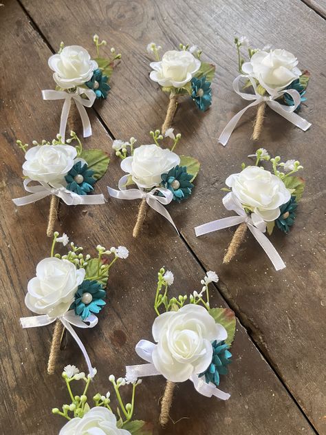 Simple Church Wedding, Flower Jewelry Designs, Bridal Brooch, Bridal Brooch Bouquet, Ribbon Crafts Diy, Brooch Flower, Corsage Prom, Hand Flowers, Flowers Ideas