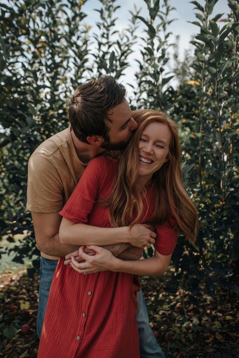 Fall Couple Pictures Apple Orchard, Apple Picking Poses Couple, Fall Apple Orchard Photo Shoot, Apple Orchard Proposal, Apple Picking Photoshoot Family Photos, Fall Orchard Photoshoot, Engagement Photos Apple Orchard, Apple Orchard Couples Photoshoot, Apple Picking Engagement Photos