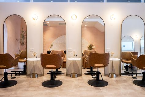 Small Hair Salon, Tan Salon, Salon Suite Decor, Gold Arch Mirror, Hair Salon Interior Design, Hair Salon Chairs, Platform Games, Beauty Room Salon, Salon Styling Chairs