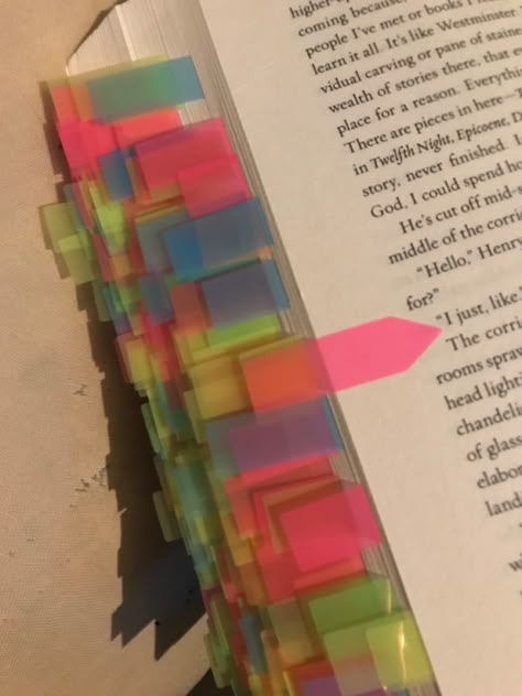 Sticky Notes On Books, Sticky Note Annotation, Books With Sticky Notes Aesthetic, Annotating Books Sticky Notes, Book Annotation Sticky Notes, Sticky Notes For Books, Sticky Notes Book Aesthetic, Sticky Notes In Books, Annotating Books Aesthetic Sticky Notes