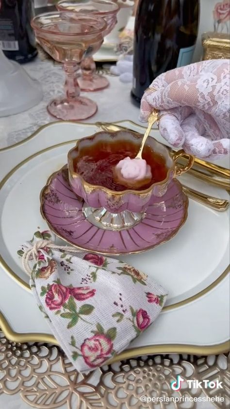 Bridgeton Tea Party, Bridgerton Tea Party, Bridgerton Theme, Bridgerton Party, Fairy Tea Party, Bridgerton Aesthetic, English Tea Party, Fairy Tea Parties, Tea Party Table