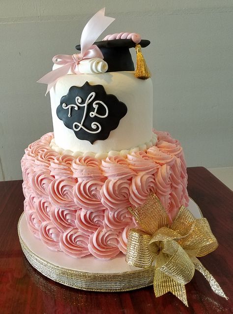 Rose Gold Graduation Cake, Swimming Cake, Diy College, College Grad Party, Pink Graduation, Graduation Party Table, Graduation Party Cake, Grad Cake, Law School Graduation