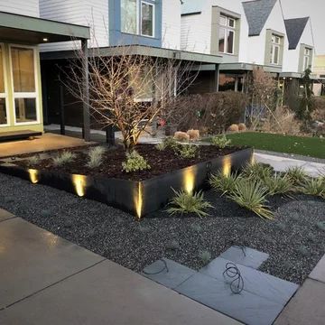 75 Beautiful Drought-Tolerant Landscaping Design Ideas & Pictures | Houzz Drought Tolerant Landscape Front Yard, Craftsman Landscaping, Yard Water Fountains, New House 2023, Sustainable Homestead, Stone Garden Paths, Gravel Landscaping, Mulch Landscaping, Stone Landscaping