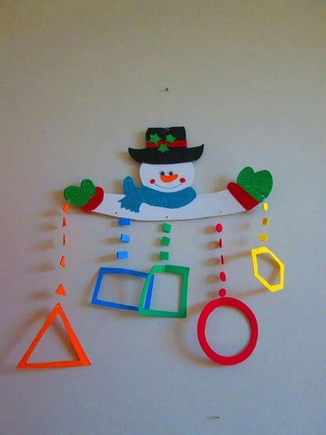 Nursery Class Decoration, School Board Decoration, Preschool Classroom Decor, Math Crafts, Shapes Preschool, Baby Learning Activities, Hand Crafts For Kids, Preschool Art Activities, New Year's Crafts