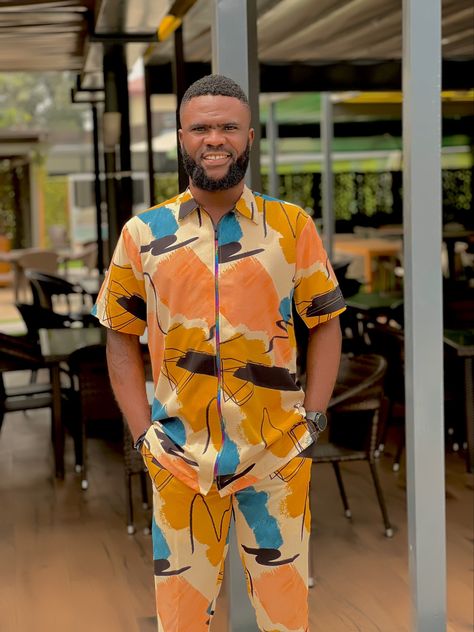 Vintage Outfits For Men, Senator Styles, Jeep Wallpaper, Vintage Attire, African Wear Styles For Men, Latest African Men Fashion, Classy Outfits Men, Traditional Outfit, African Men Fashion