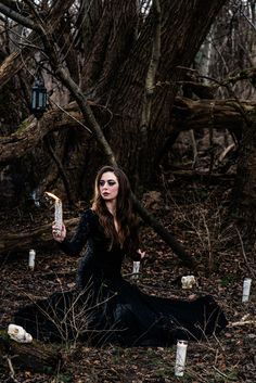 Witchy Photo Shoot, Witch Photo Shoot, Witchy Photos, Witch Shoot, Witchy Photoshoot, Witch Photoshoot, Spooky Photoshoot, Spooky Shoot, Halloween Photo Shoot