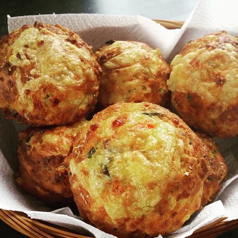 Cheddar Muffins, Cheese Muffin, Savory Muffins, Muffin Bread, Cheese Muffins, Breakfast Pastries, Pan Recipes, Quick Bread Recipes, Quick Breads