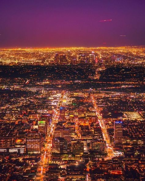 Glendale, California 🌃 📸: [instagram.com/micshots] Los Angeles At Night, America California, Glendale California, Los Angeles Travel, Film Poster, City Of Angels, City Life, Post It, Wonderful Places