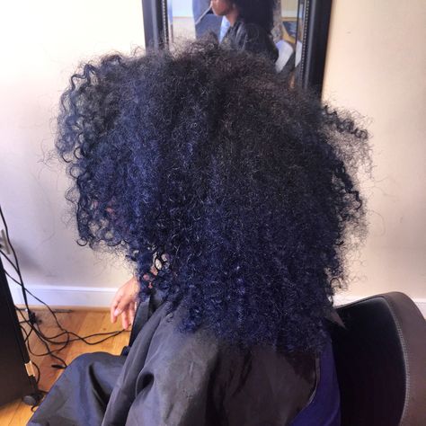 Indigo Hair Color, African Hair Styles, African American Hair Color, Blue Natural Hair, Ideas For Hair Color, Midnight Blue Hair, Indigo Hair, Blue Hair Aesthetic, Navy Blue Hair