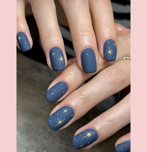 Nail Art Noel, Easy Nails, Blue Nail, Star Nails, Nailed It, روتين العناية بالبشرة, Fancy Nails, Matte Nails, Nail Polishes