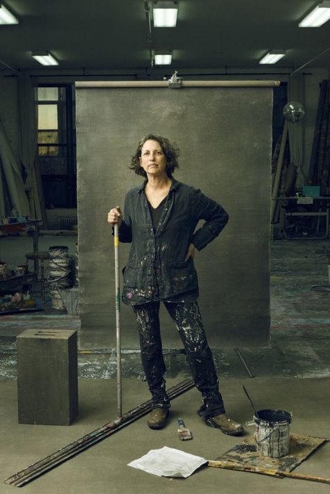 How Much Do Oliphant Backdrops Cost? Answer: Over $1,000 Backdrop For Photoshoot, Annie Leibovitz Photography, Painted Backdrops, Environmental Portraits, Portrait Lighting, Annie Leibovitz, Studio Backdrops, Diy Backdrop, Business Portrait