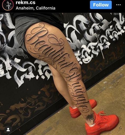 Name On Leg Tattoo, Graffiti Tattoos Women, Front Of Knee Tattoo, Girlie Hand Tattoos, Leg Name Tattoos For Women, Leg Tattoo Script, Leg Writing Tattoos Women, Leg Word Tattoos For Women, Thug Tattoos For Women Leg