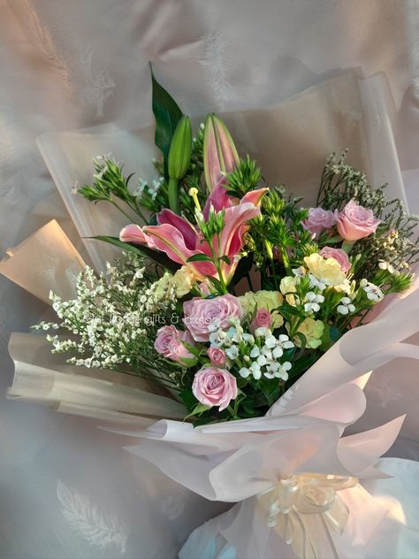 White Stargazer Lily Bouquet, Pink And White Lily Bouquet, Pink Stargazer Lily Bouquet, Lilly Flowers Bouquet, Pink Roses And Lilies Bouquet, Stargazer Bouquet Flower Arrangements, Pink Lily Arrangement, Tulips And Lillies, Bouquet Of Flowers Lilies