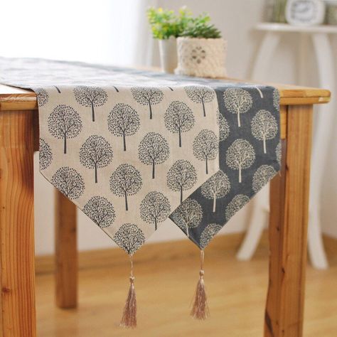 Table Runner Modern, Cloth Table Runner, Dining Table Cloth, Farmhouse Table Runners, Printed Table Runner, Modern Party, Mulberry Tree, Table Flag, Fall Quilts