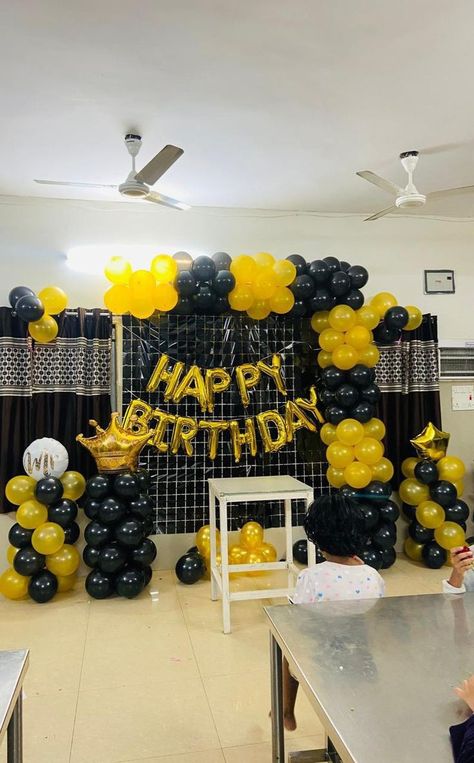 1st Birthday Decorations Boy, Airplane Birthday Party Decorations, Boy Party Decorations, Gold Birthday Decorations, Baby Gender Reveal Party Decorations, Simple Stage Decorations, Happy Birthday Decor, Airplane Birthday Party, Simple Birthday Decorations