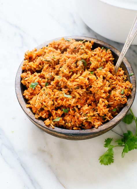 Mexican Brown Rice Recipes With Brown Rice, Healthy Mexican Rice, Veggie Enchilada Casserole, Mexican Brown Rice, Mexican Entrees, Curry 3, Mexican Rice Recipes, Brown Rice Recipes, Healthy Mexican